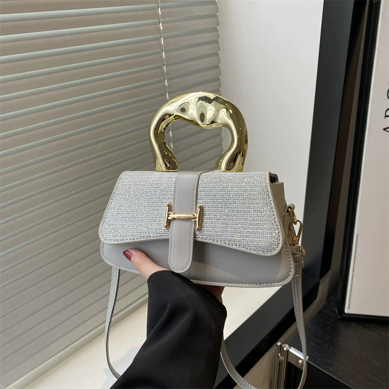 Capacious one-shoulder bag, phone bag, western style