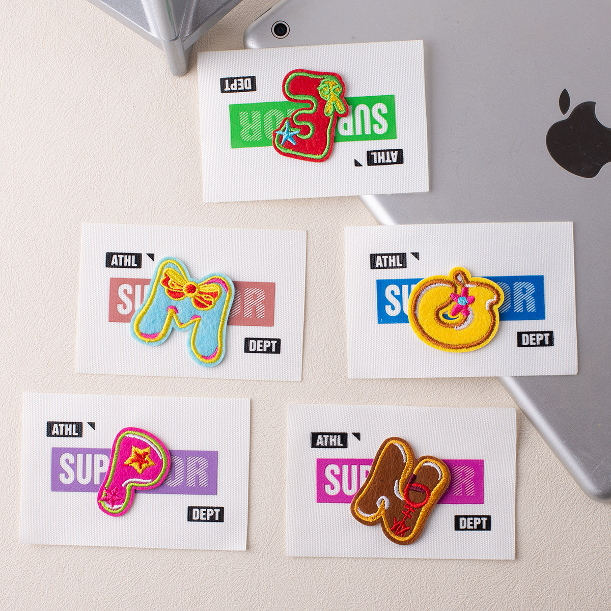 现货新款清新可爱英文绣花印花组合布标儿童服装辅料鞋帽装饰配件