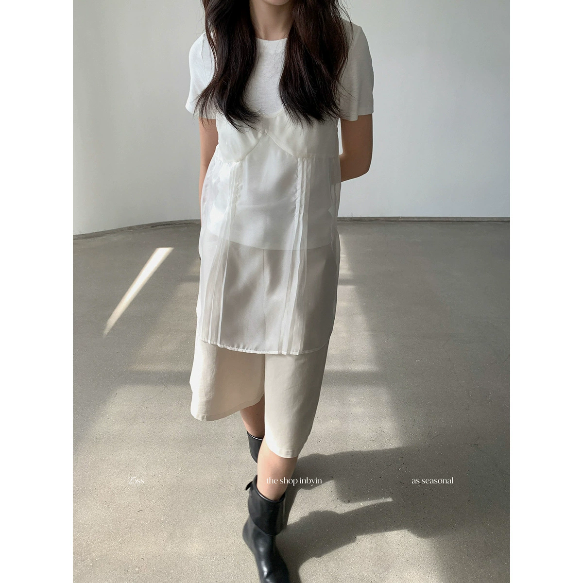 Yi En Oinbyin сексуальная надета с микро-прозрачным v-образным камзолом