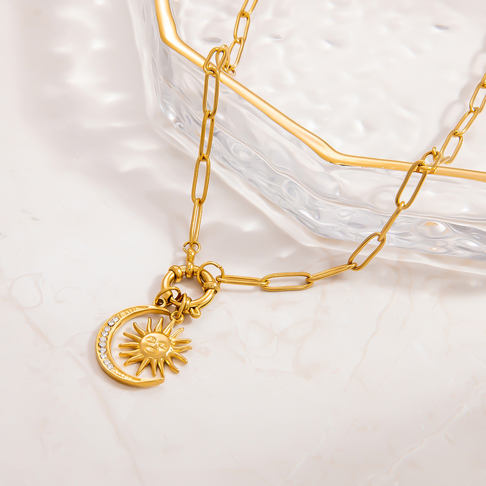 PVD Coated Real Gold Plated Sun Moon Titanium Steel Vintage Style Classic Style Waterproof Non Tarnish Titanium Steel Pendant Necklace display picture 4
