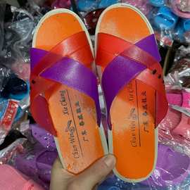 广东春威拖鞋 经典糖果色双边拼接交叉老人鞋 一字平跟底老奶奶鞋