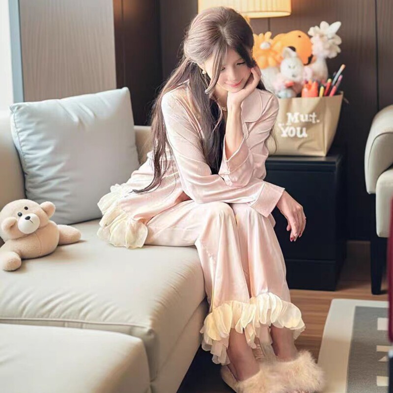 Spring and Autumn New Pajamas Women's Ice Silk Light Luxury Sweet Butterfly Embossed Long-sleeved Trousers suit High-end Sense Home Clothes