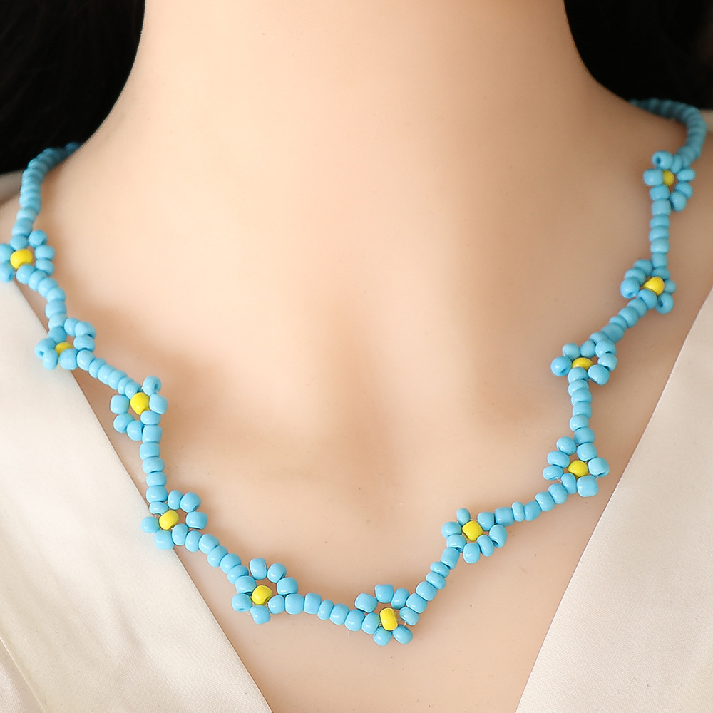 Simple Daisy Small Flower Miyuki Beads Necklace display picture 10