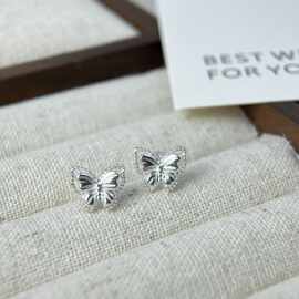 森系百搭双层超仙蝴蝶螺丝耳钉日系小巧精致轻奢小香风甜美耳钉潮