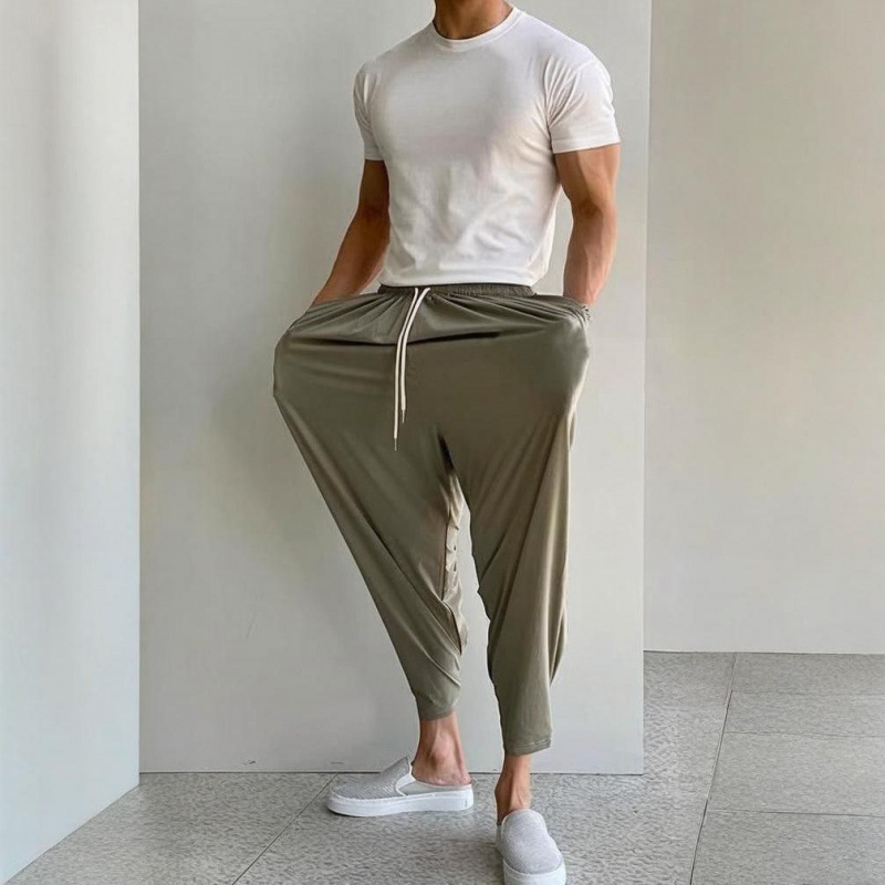 Short-sleeved men's summer simple solid-color slim-fit breathable T-shirt, Korean-style trendy brand fashion black crewneck top that highlights muscles.