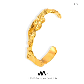 项链;耳环;戒指