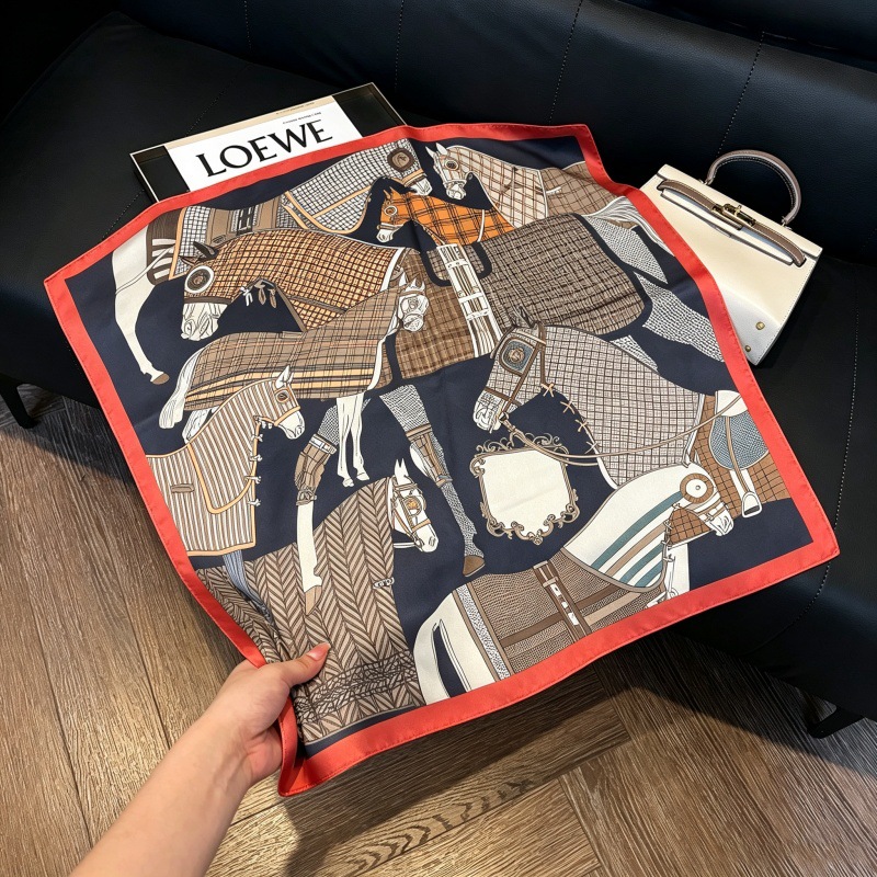 Colección 70*70 nuevo estilo bufanda de seda azul sensación de alta calidad imitación bufanda cuadrada de seda moda todo-fósforo bolsa atada bufanda de pelo