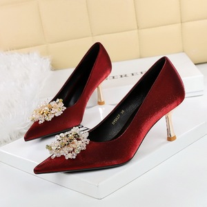 9527-H96 French style fashionable metal high-heeled women's shoes with rhinestone flower decoration pointed silk sa