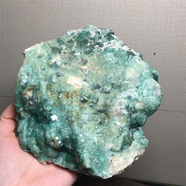 Madagascar Natural Sunlight Green Fluorite Raw Stone Specimen Color Change Green Mineral Crystal 35 sup