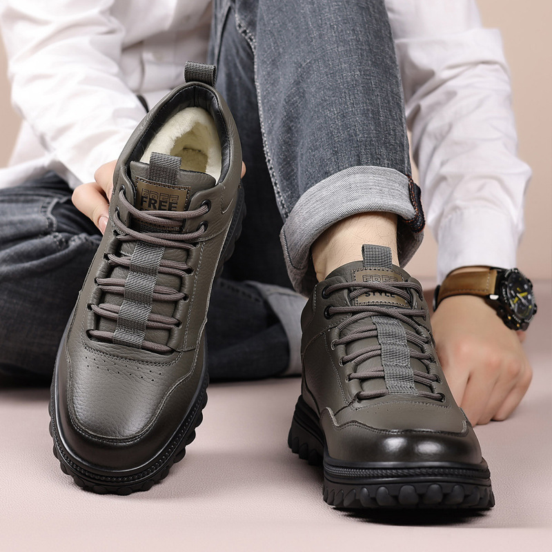 Capa superior de piel de vaca lana de invierno zapatos de algodón de hombre cuero más terciopelo calentamiento casual zapatos de hombre grosor botas de tamaño grande