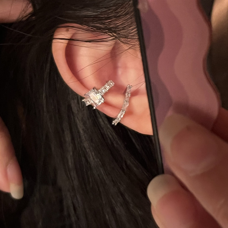 [Galvanoplastia de oro real] Estilo frío de nicho de circón de alta gama de Corea 2022 nuevo estilo clip de hueso de oreja joyería para mujer