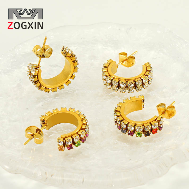 Pendientes de diamantes en forma de C únicos de temperamento transfronterizo estilo europeo y americano femenino 18K pendientes de acero inoxidable pendientes de diamantes coloridos al por mayor