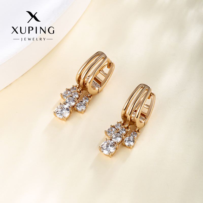 Xuping joyería con diamantes delicados pendientes de orejas de nicho de diseño personalidad de zircon adornos de orejas dulces y fríos temperamento único pernos de orejas mujeres