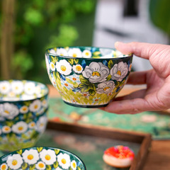 部屋の浅い茉子の5インチのご飯の碗の家庭用の丸い口の茶碗の釉薬の下で色を厚くして陶磁器の碗の満面の花卉を厚くします。