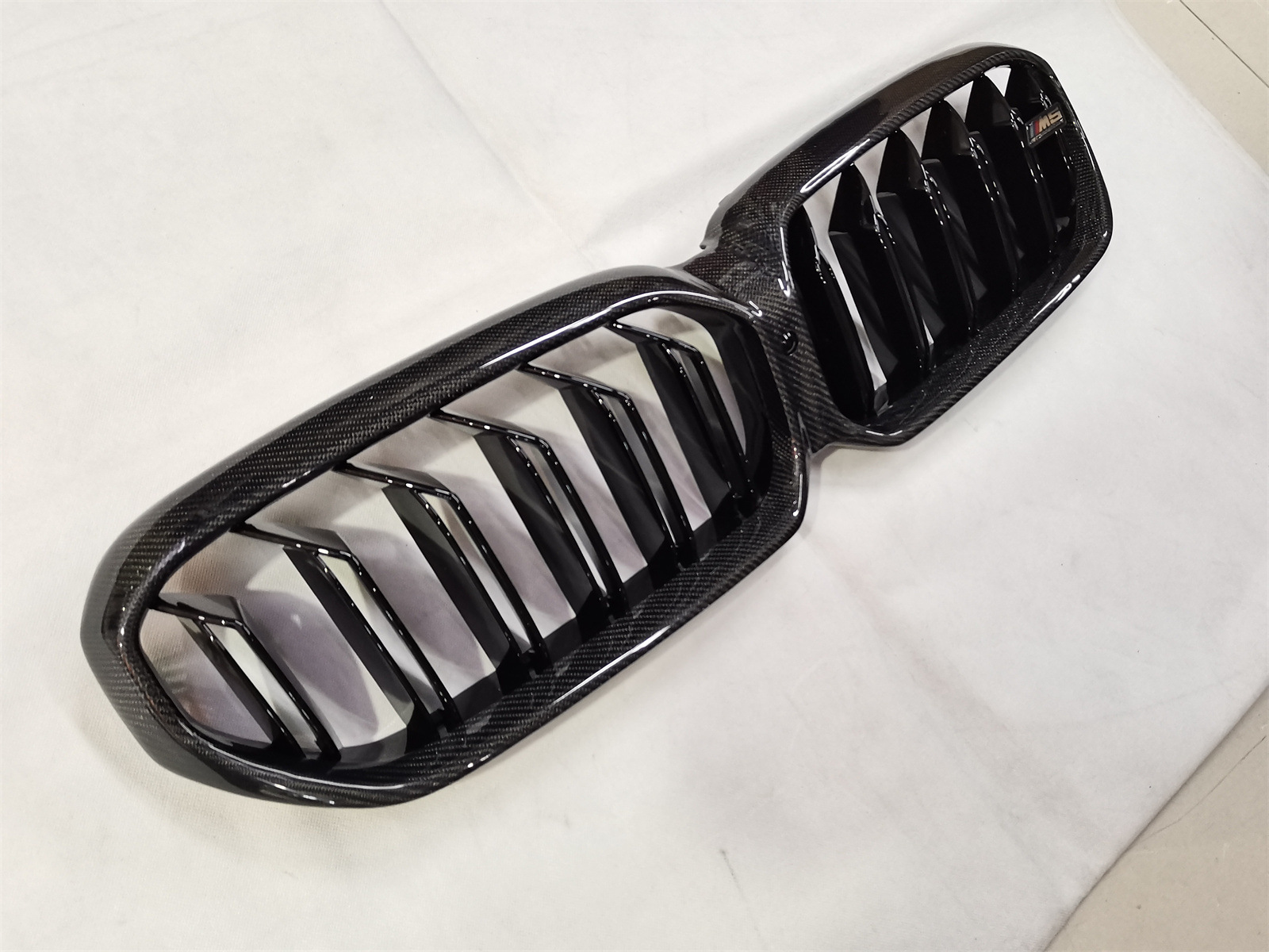 Suitable for Bmw 5 Series G30G38 Carbon Fiber Front Grille Modification Dual-Line Grille Integrated Type Original Replacement Style