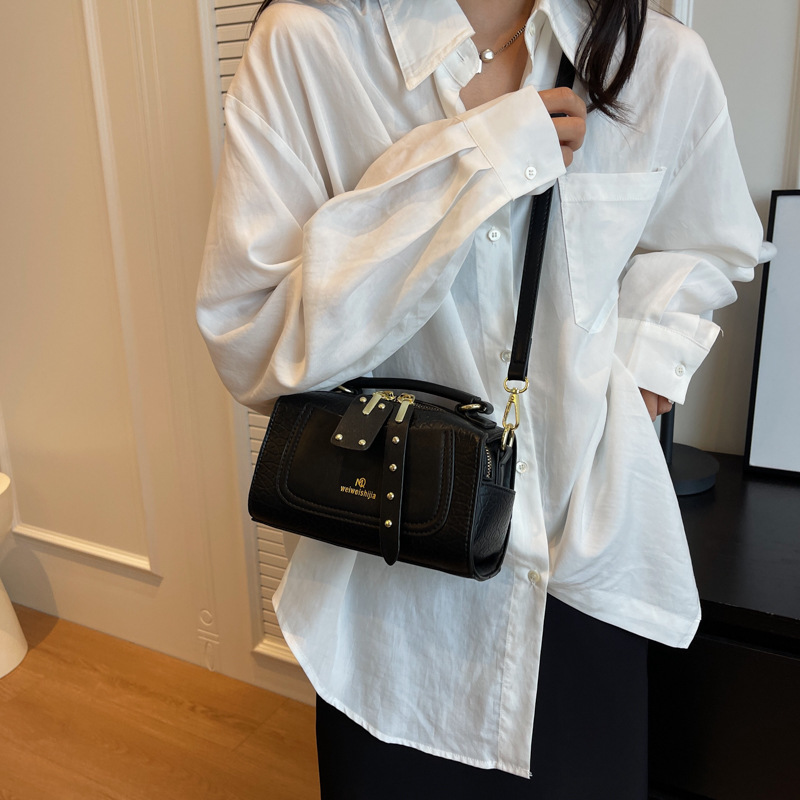 2023 nuova borsa da donna di vendita calda alla moda modello di pietra texture borsa portatile piccola per piccola folla semplice borsa a tracolla piccola piazza da donna_voghion.com