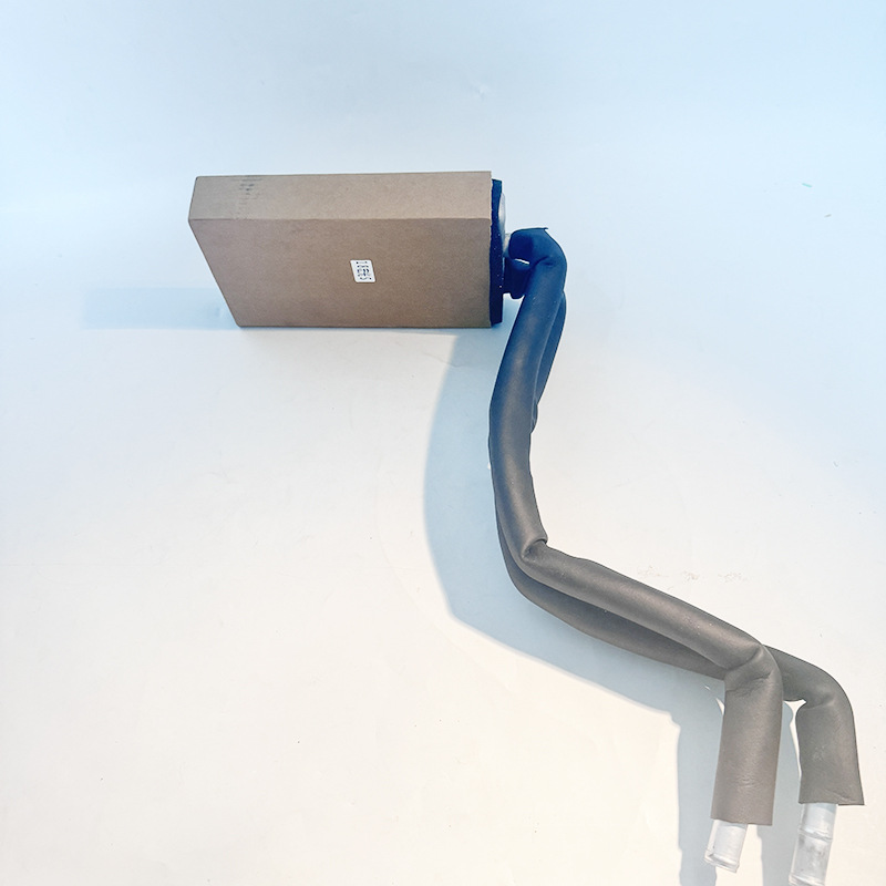 Applicable to 18 Hongguang S warm air small water tank assembly radiator assembly warm air small water tank in stock wholesale