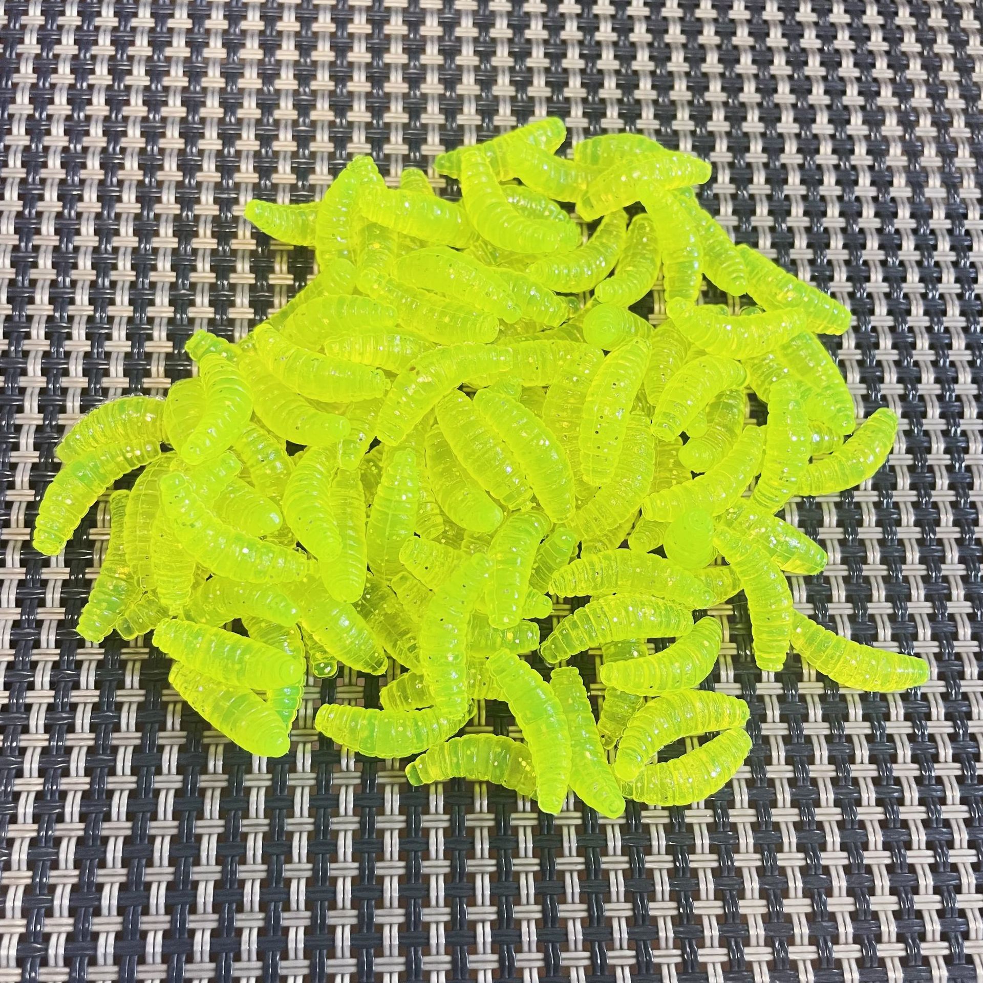 Cross-border new tripebeast soft bait 2cm lure bait wholesale lure bait worm worm maggot bait wholesale 4