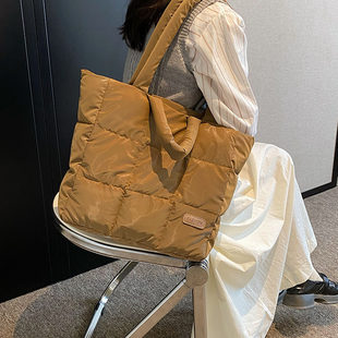 (Cross-border trading), capacious down jacket for traveling, one-shoulder bag with down to go out, shoulder bag, high-quality style