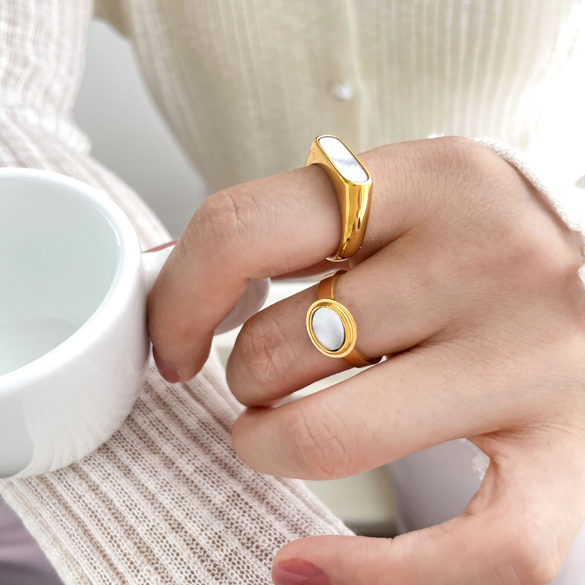 Holiday Occasion Titanium Steel Material Sweet Heart Shape Titanium Steel Plating Inlay Shell Open Rings