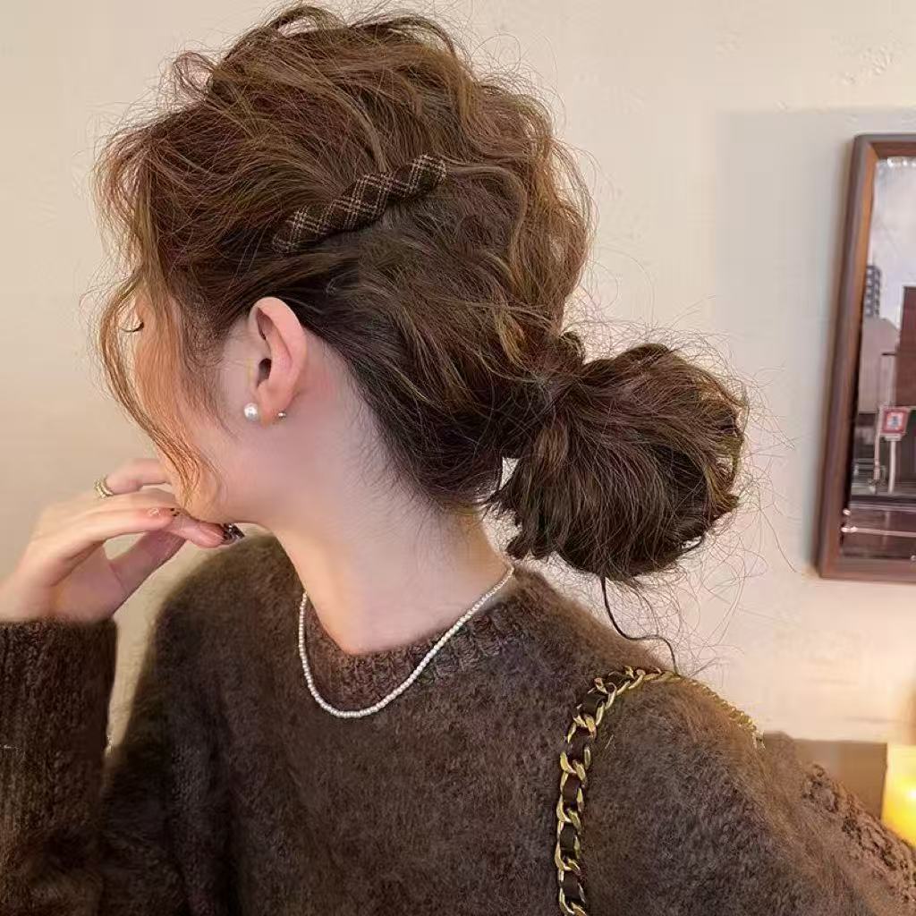 Autumn/Winter Flocked Plaid Wave Hair Clip for Women, Side Clip, Front Hair Clip for Wispy Bangs, New Hair Accessory, High-End Hairpin