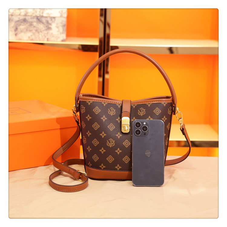 Nuova personalità stampa borsa a tracolla retrò tendenza moda borsa a secchiello di grande capacità tutto-fiammifero borsa di fascia alta femminile_voghion.com