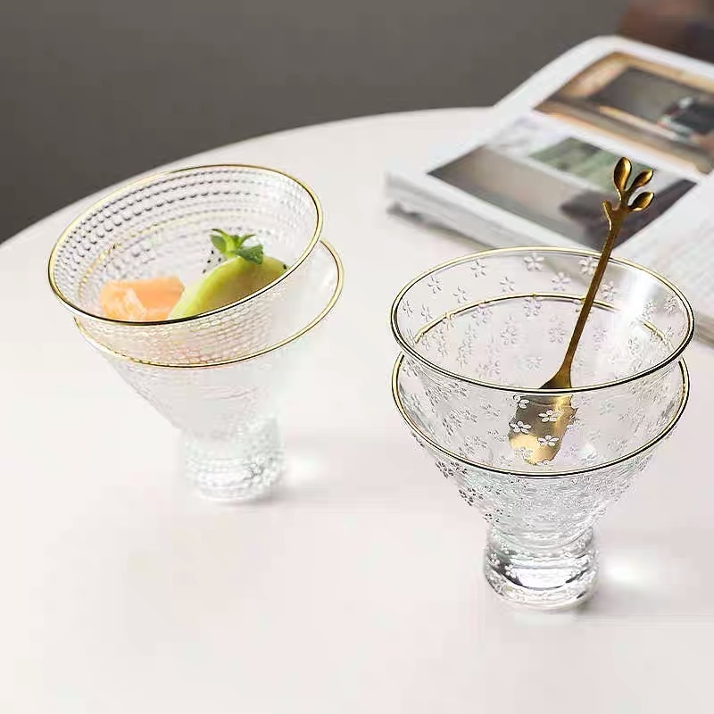 日本式アイスクリームカップ冷たい飲み物の砂糖と水のデザートの碗のヨーグルトの果物のサラダのプリンのアイスクリームのガラスのコップ|undefined