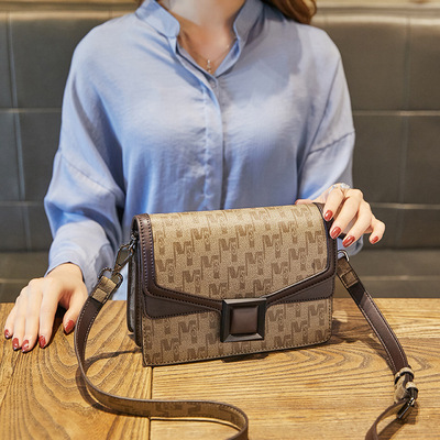 广州狮岭女士包袋小众包包女包2021新款夏季小包时尚斜挎包小方包