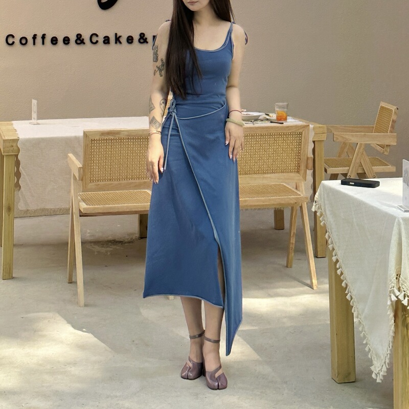 The Correct Version of the Korean Style 26 New Models: Simple and Relaxed Apron-Style Dress with Multiple Wearing Options and Tie Straps