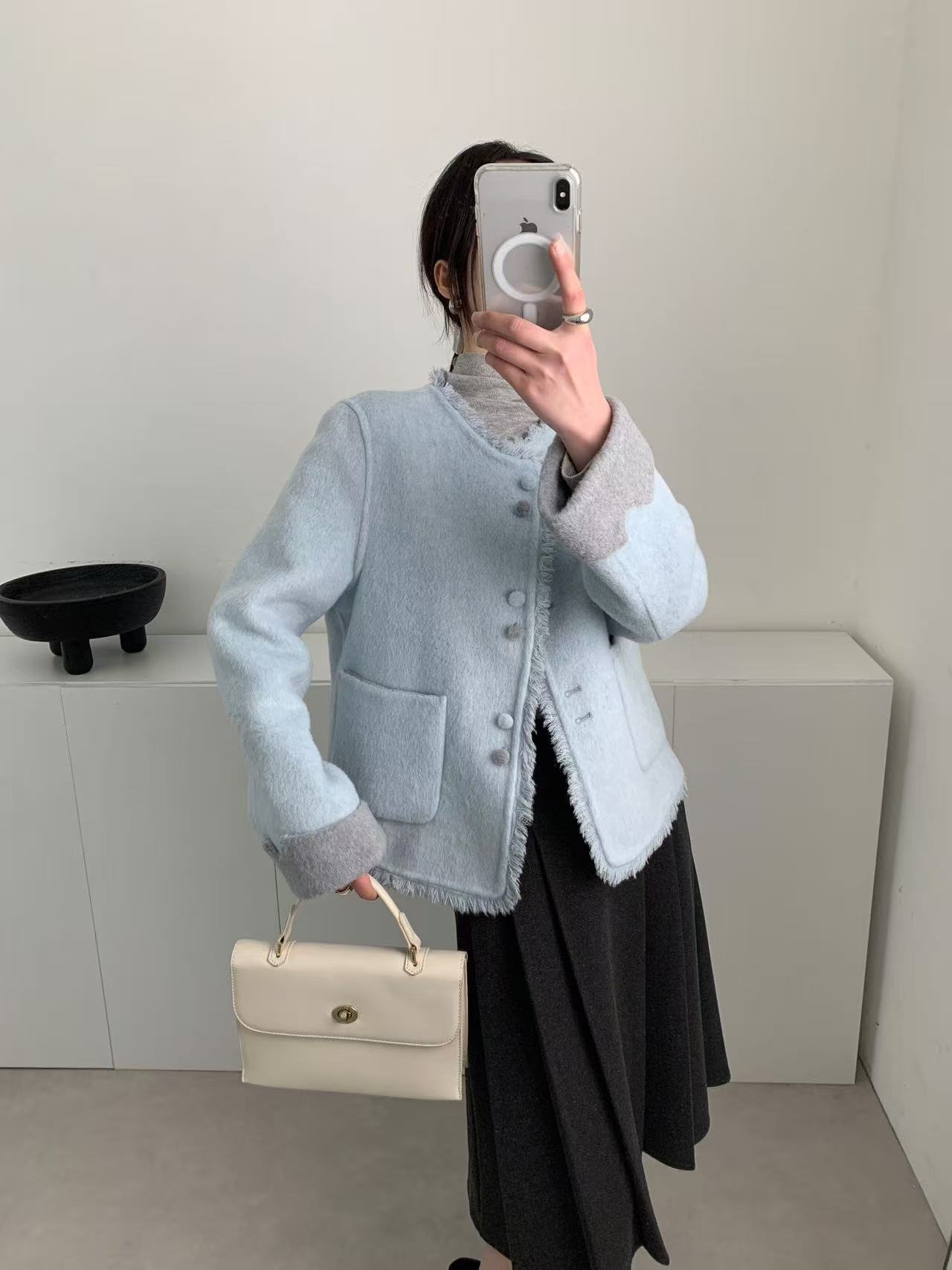 蓝色