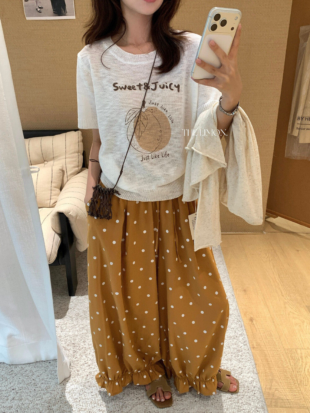 Áo thun nữ cổ tròn tay ngắn họa tiết trái cây chất liệu bamboo linen — màu đen, trắng ngà, màu cam, màu xám chi tiết 10