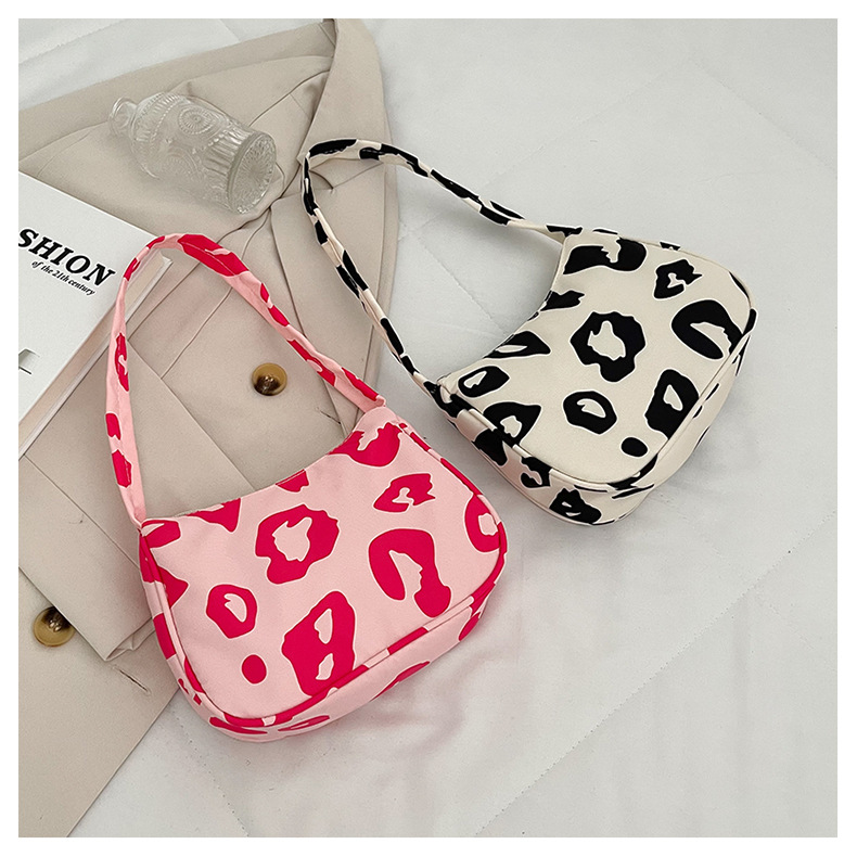 Women's Small Cloth Leopard Streetwear Zipper Underarm Bag display picture 20