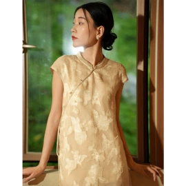 连衣裙;女式衬衫;其他短外套