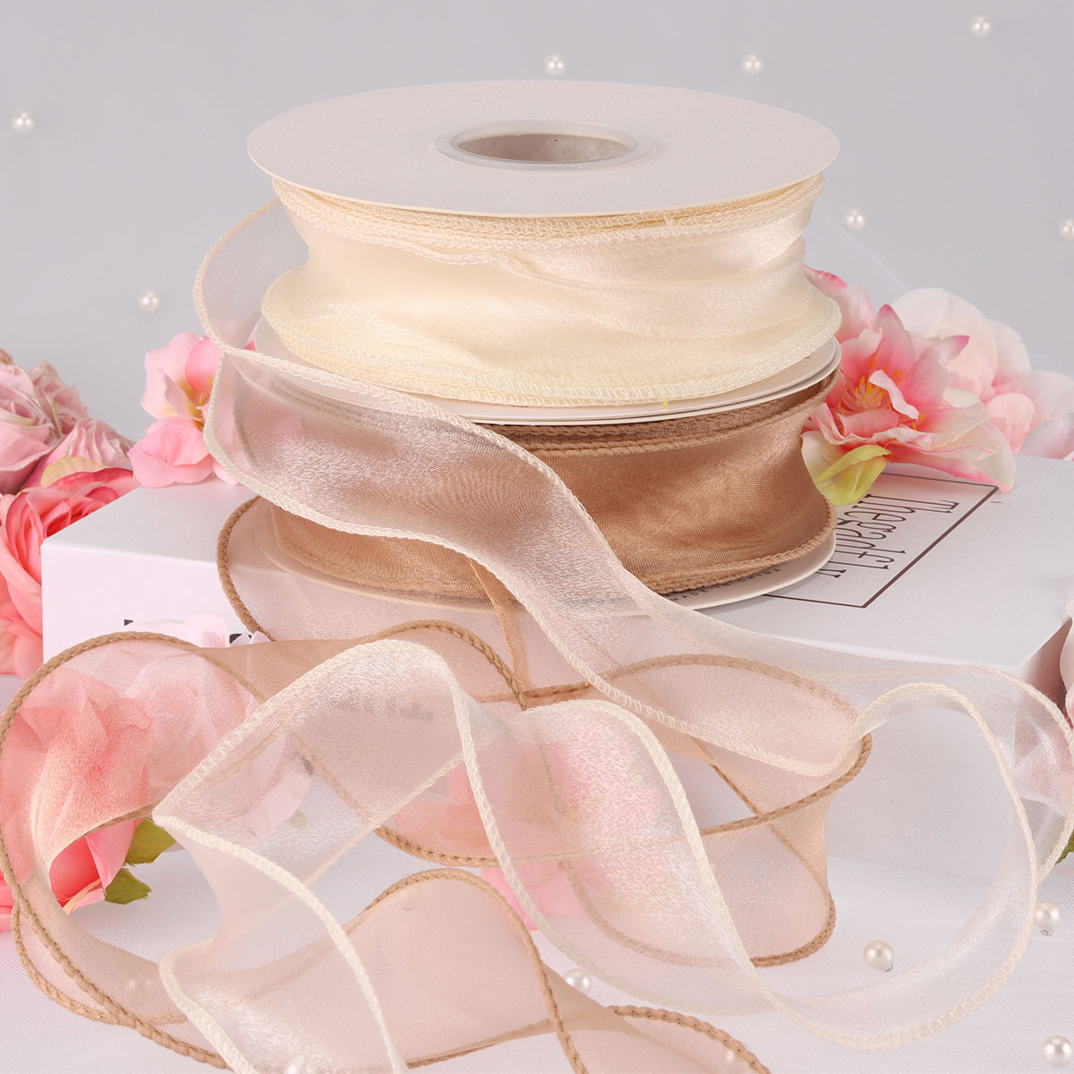 4.0cm魚の尾の糸のリボンの生花の包装は花束の贈り物の蝶結びを持っています。