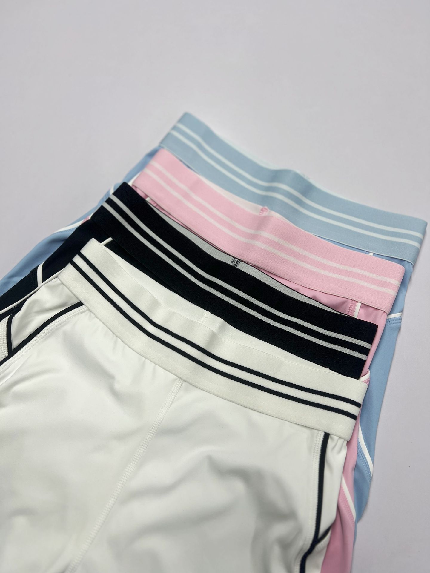 Line Blocked Nude Feel Shorts Set, U Shaped Backless Pullover, Tight Fitting, Breathable, Skin Friendly, Sports And Fitness Two Piece Set._ecoleips.com