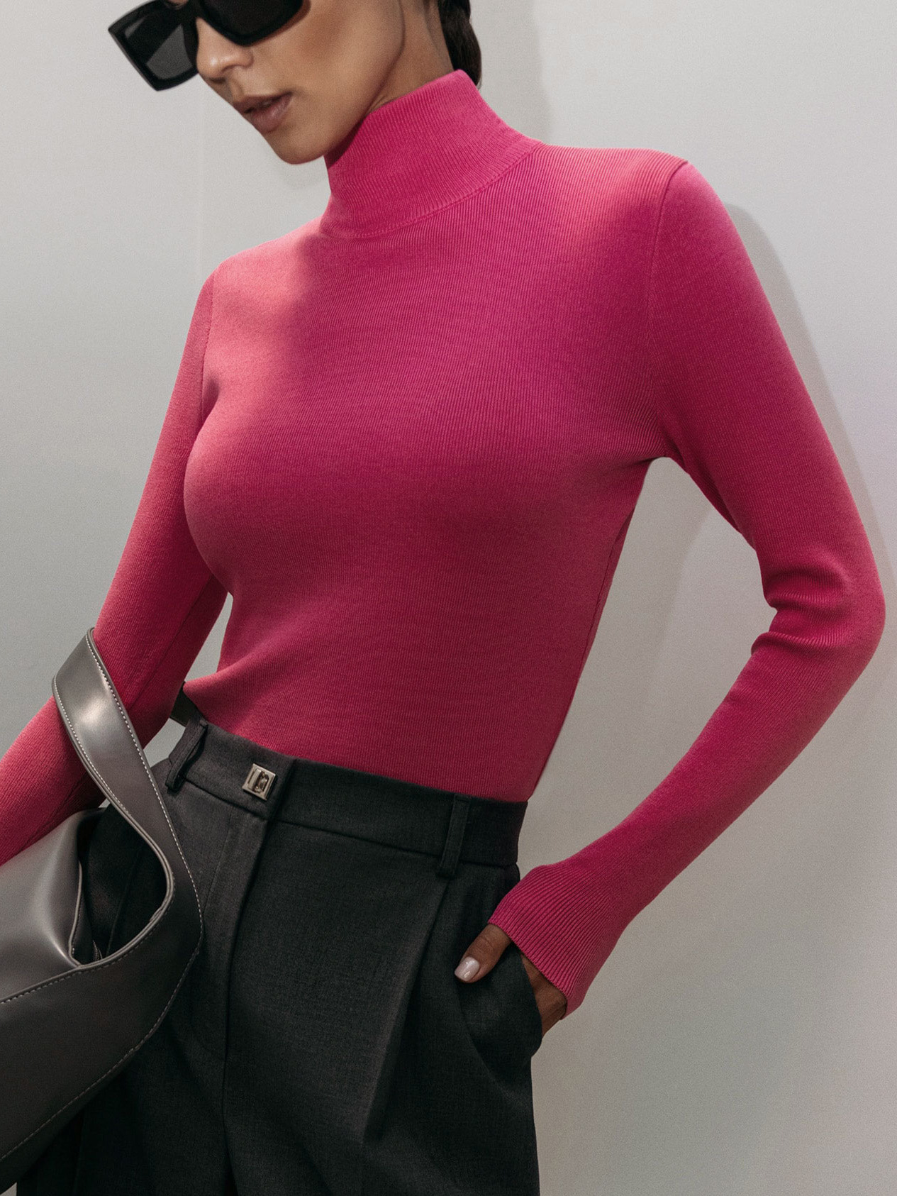 Camiseta de cuello medio alto estilo europeo y americano, novedad para otoño e invierno 2025, elegante y ajustada, suéter cálido de manga larga para combinar en capas.