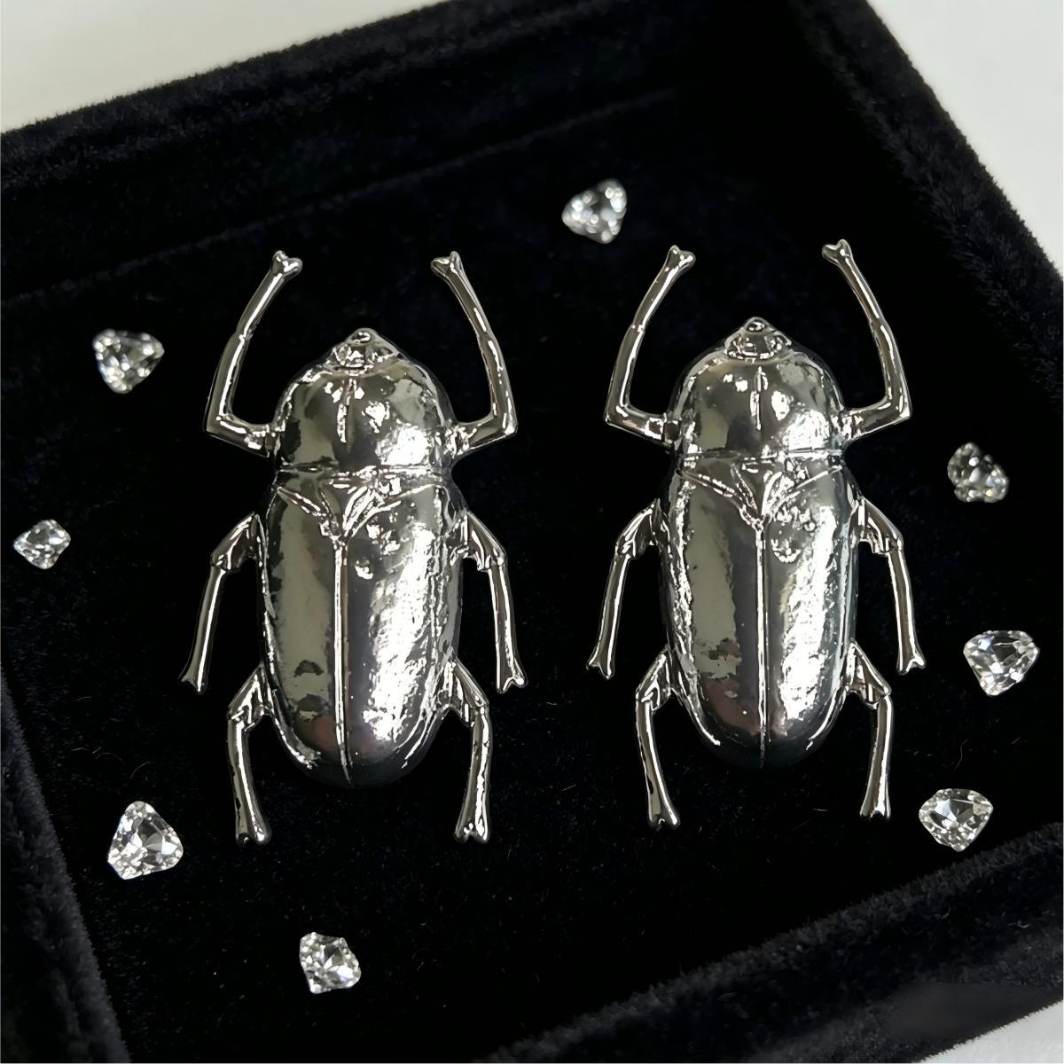 Orecchini a perno retrò a forma di scarabeo, orecchini tridimensionali a forma di insetto dal design ricercato, orecchini personalizzati a tema vento freddo._voghion.com