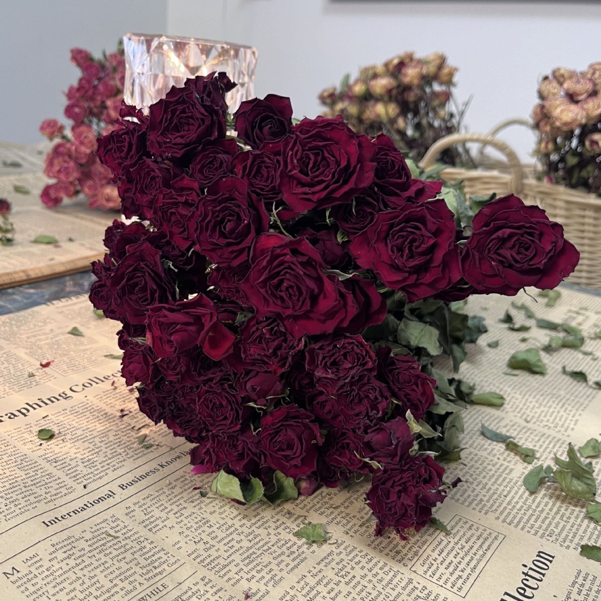 네온 버블 + 연인을 위한 50개 이상의 장미