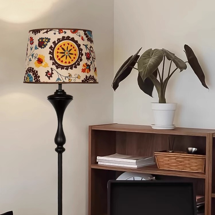 American-Style Retro Floor Lamp for Bedroom, Bedside Lamp, Living Room Coffee Table, Lamp Next to Sofa, Remote Control, Cross-Border Direct Sales