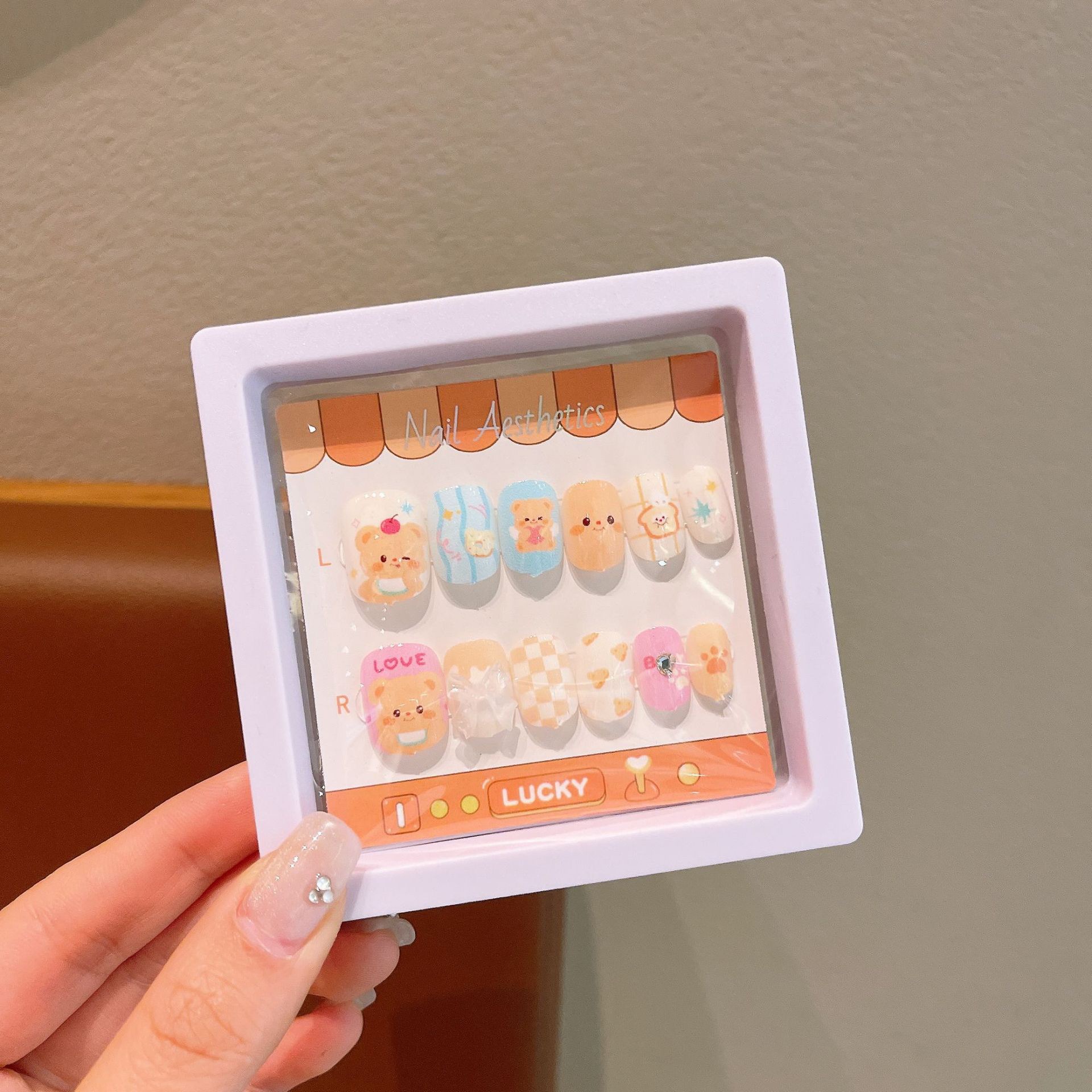 Uñas postizas removibles para niñas, en caja, con diseños de dibujos animados, pegatinas de uñas exquisitas, piezas de uñas.