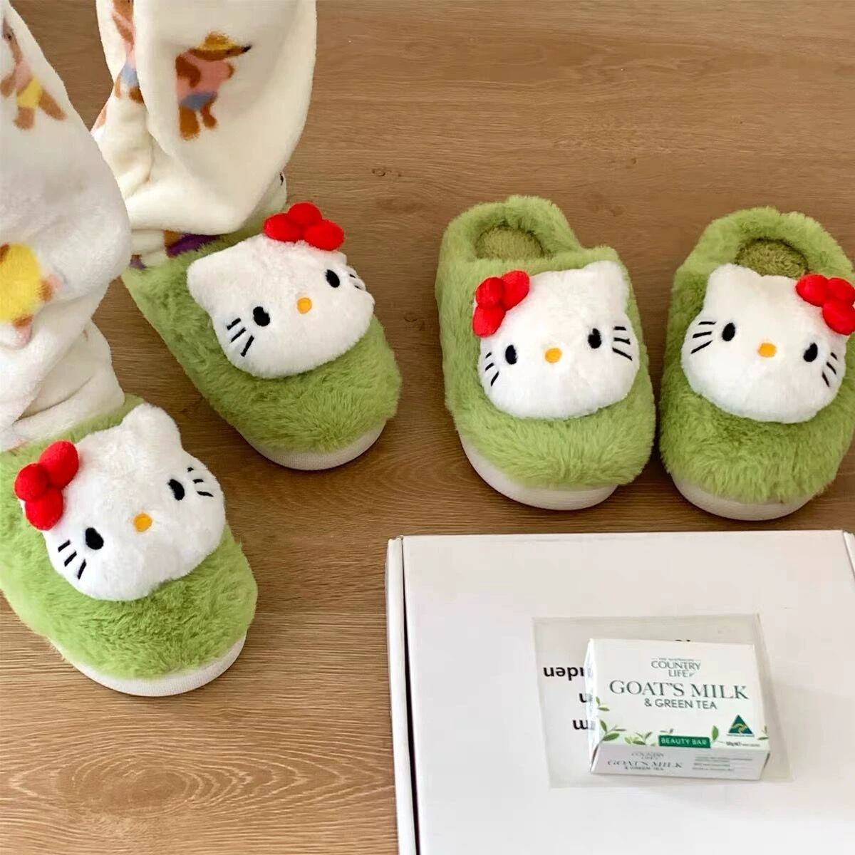Домашние плюшевые тапочки с милым котом Bow Kt, осенне-зимние утолщенные Нескользящие тапочки, хлопковые тапочки с героями мультфильмов для студенческого общежития