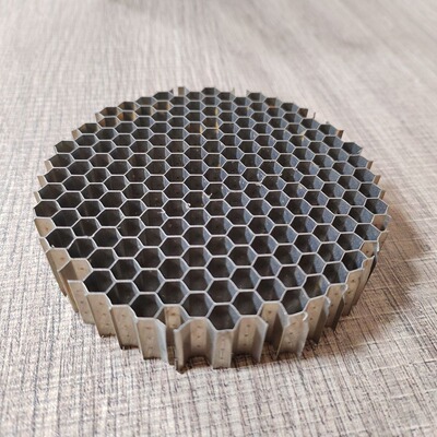 304 Honeycomb Core Core Core Ultrasonic Guide Special Pressed Phitefier Electromagnetic Ehielding Вентиляция углеродичная сталь ядро ​​сота