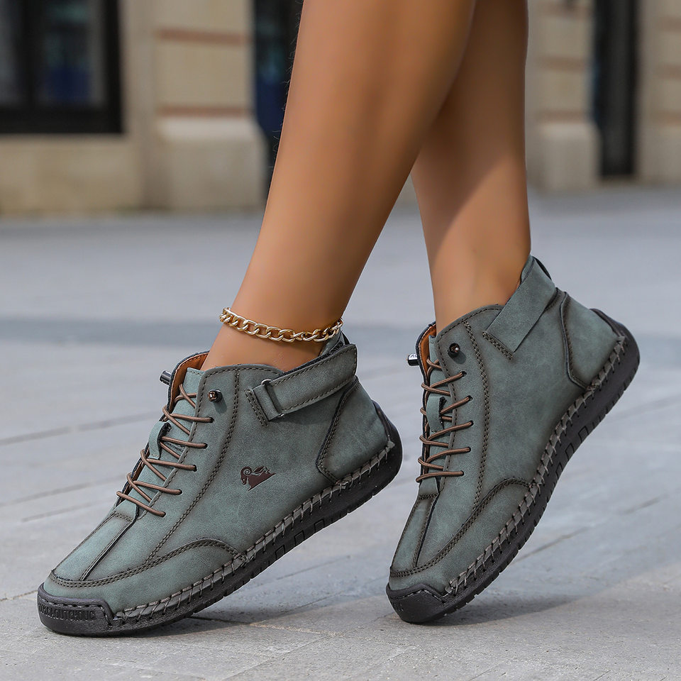Bốt Martin nữ cổ lửng đế bằng mũi tròn may tay phong cách thường ngày — 8052 màu be, 8052 màu trắng, 8052 màu xanh dương, 8052 nâu nhạt