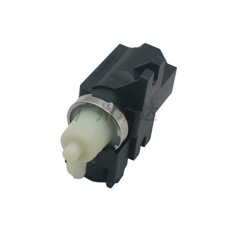 Aplicable a Volvo turbocompresor solenoide 7.02325.04.0 piezas de automóviles mayorista