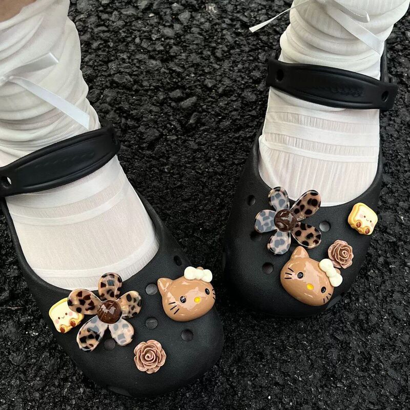 2026 New Style Ballet Shoes, Hole-In-The-Wall Sandals, Flat-Soled Soft-Soled Breathable Beach Slippers, Decorated with Cute Shoe Flowers