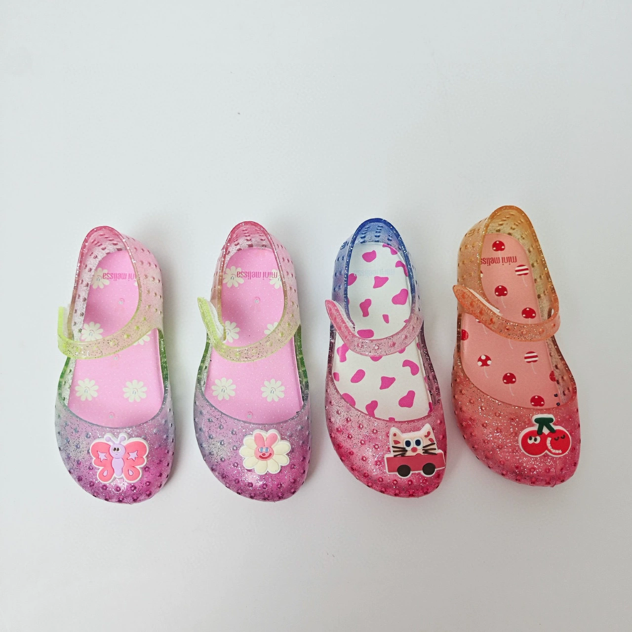 Детские туфли Melissa с дырочками