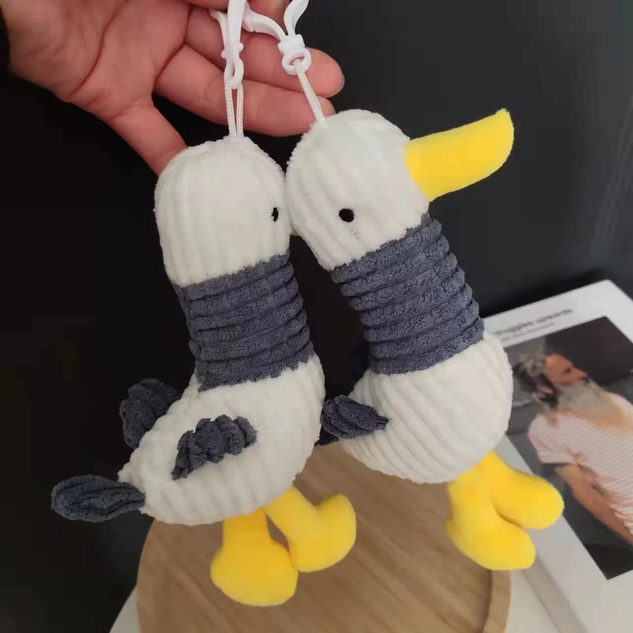 創意可愛加油鴨掛件卡通公仔鑰匙扣背包掛件毛絨玩具批發裝飾品