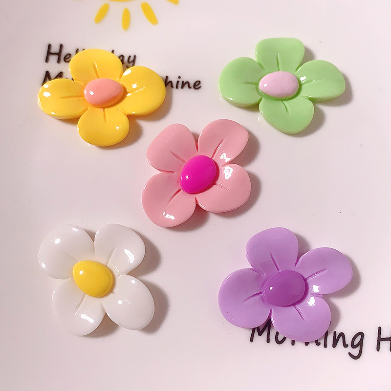 Accesorios de resina de cuatro pétalos de macarrón transfronterizo DiDi accesorios para el cabello de la caja del teléfono móvil agujero de los zapatos colgantes pequeños materiales hechos a mano
