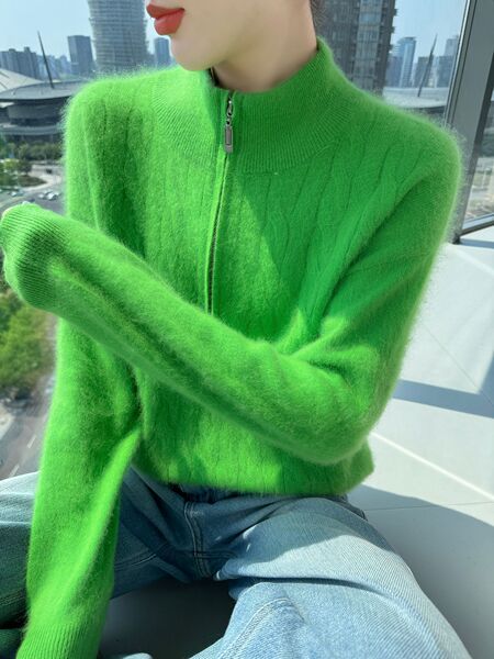 Demi-season velvet knitted sweater with zipper