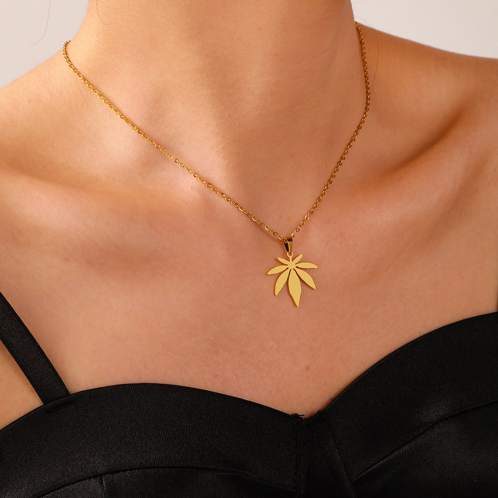 Retro Maple Leaf Titanium Steel Pendant Necklace Plating Stainless Steel Necklaces
